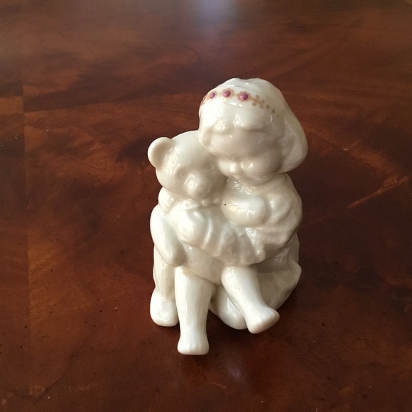 LENOX CHINA ‘’GIRL WITH TEDDYBEAR ‘’ FIGURINE - Picture 1 of 4